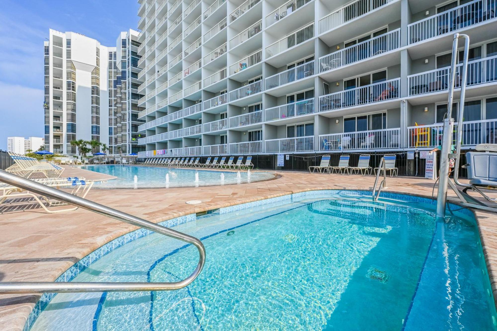 Pelican Beach Resort III Destin Room photo