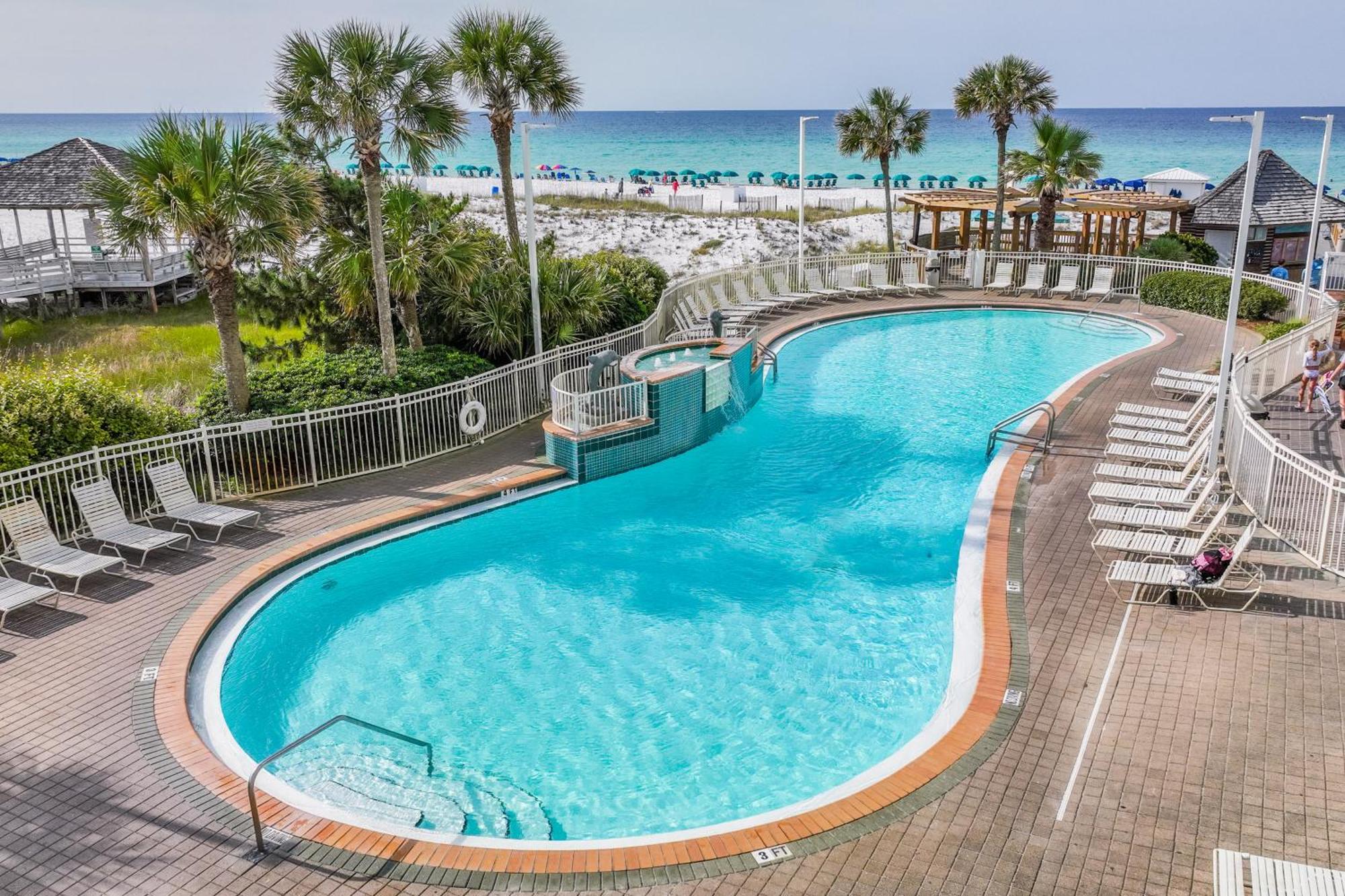 Pelican Beach Resort III Destin Room photo
